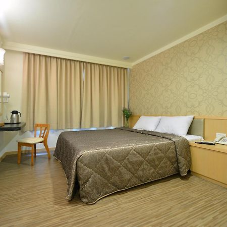 Ing Wang Hotel Tainan Exteriör bild
